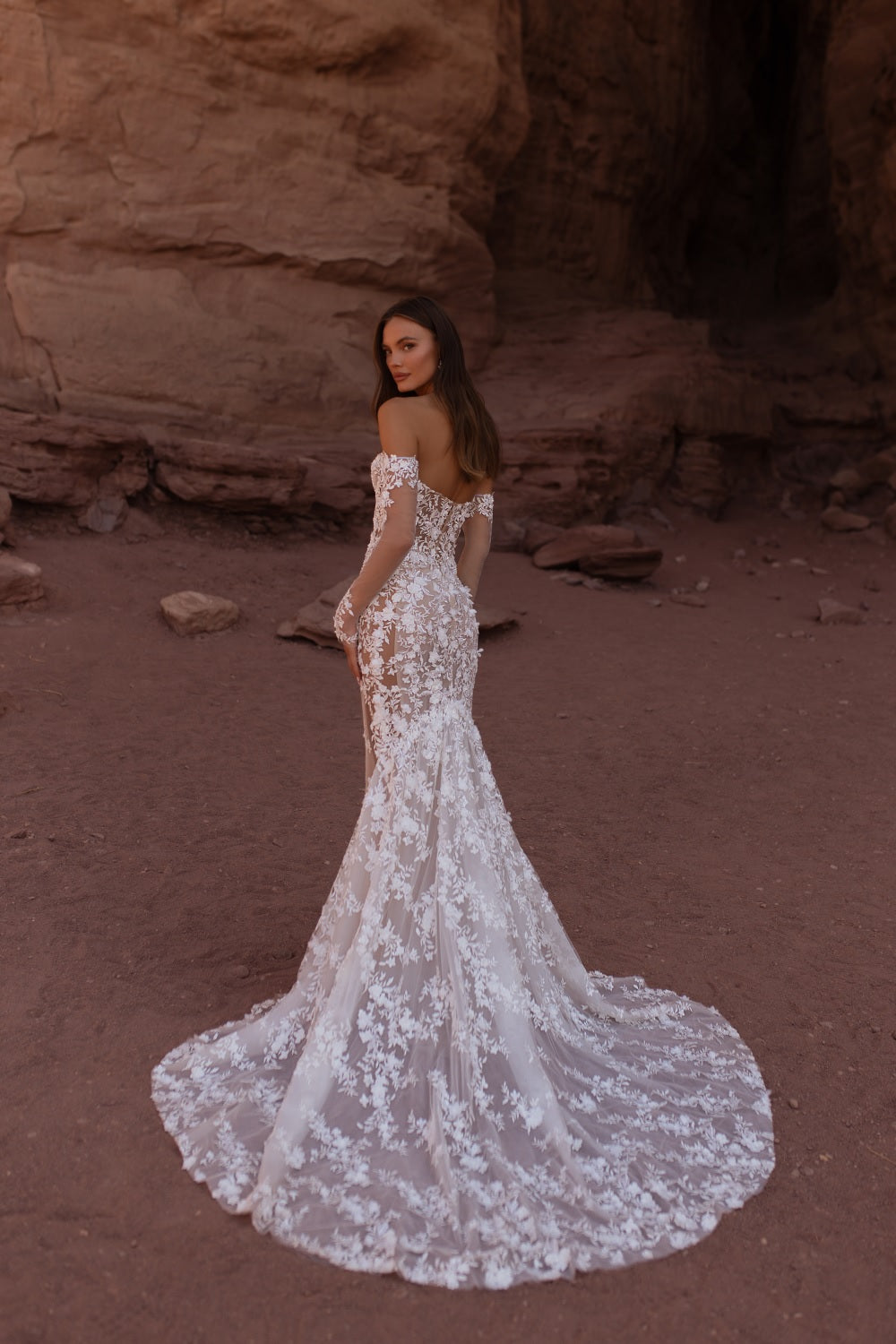 Isadora #2606 – Julie Vino Wedding Dress