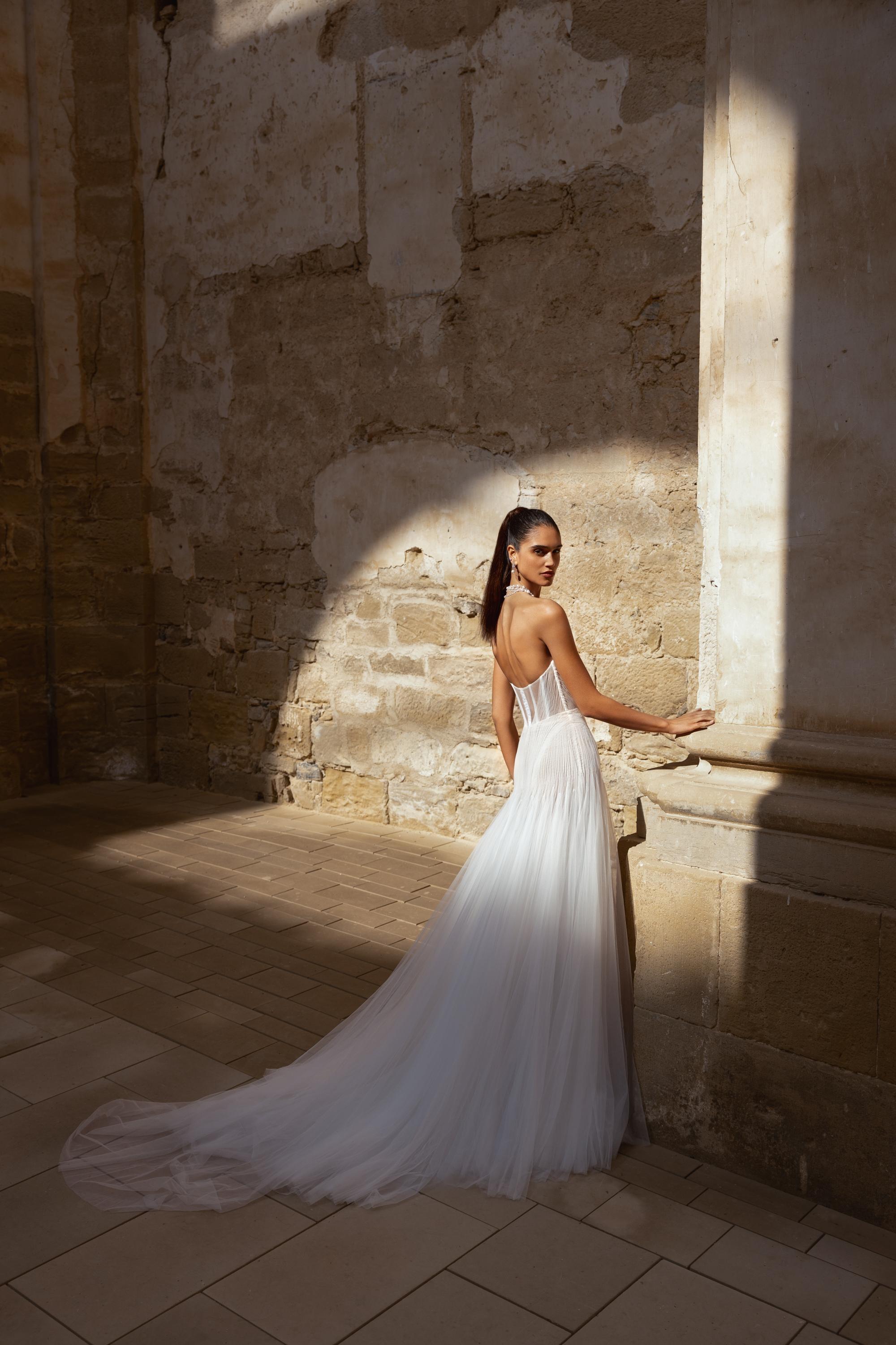 Gianna #2657 – Romanzo by Julie Vino Wedding Dress