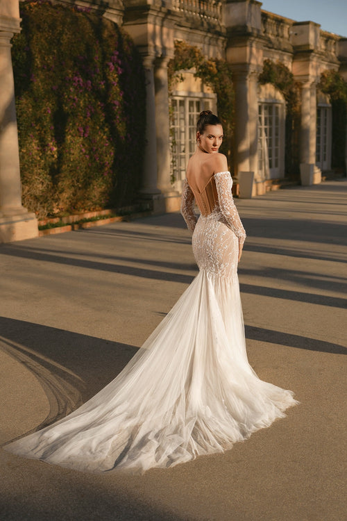 Angelina #2707 – Julie Vino Wedding Dress
