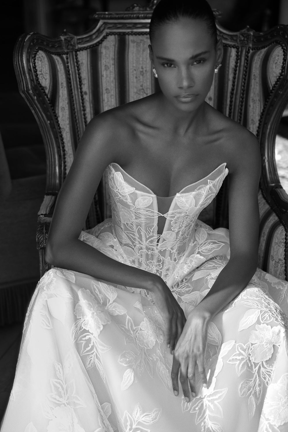 Dominique #3007 – Julie Vino Wedding Dress
