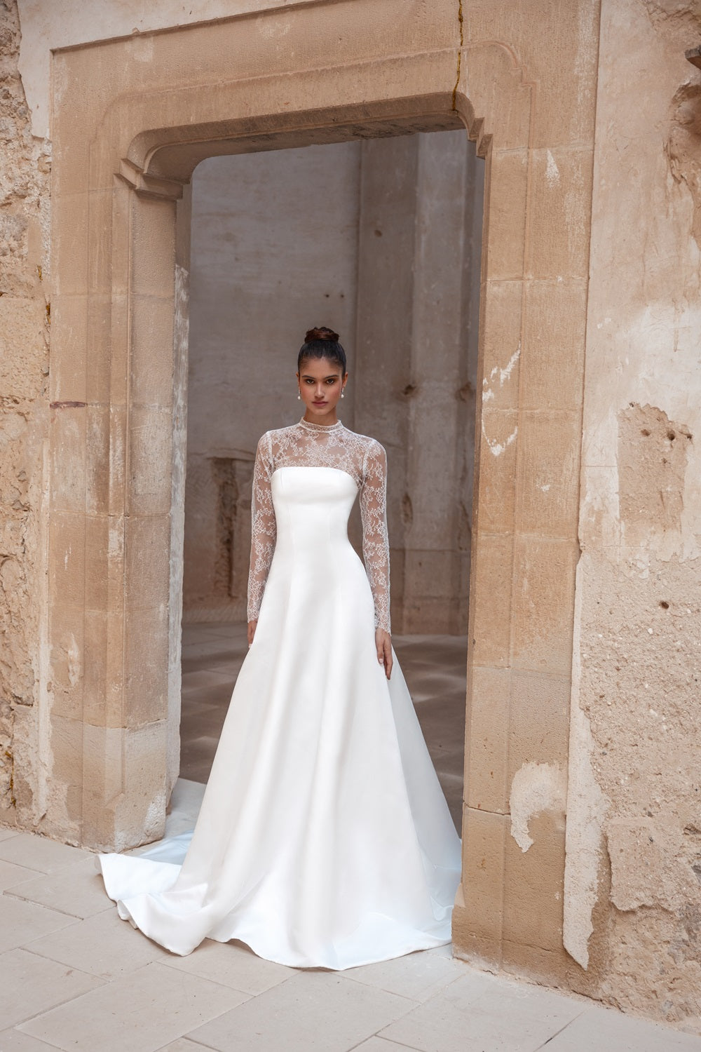Leah PR25-11 – Pure by Julie Vino 2025 Wedding Dress