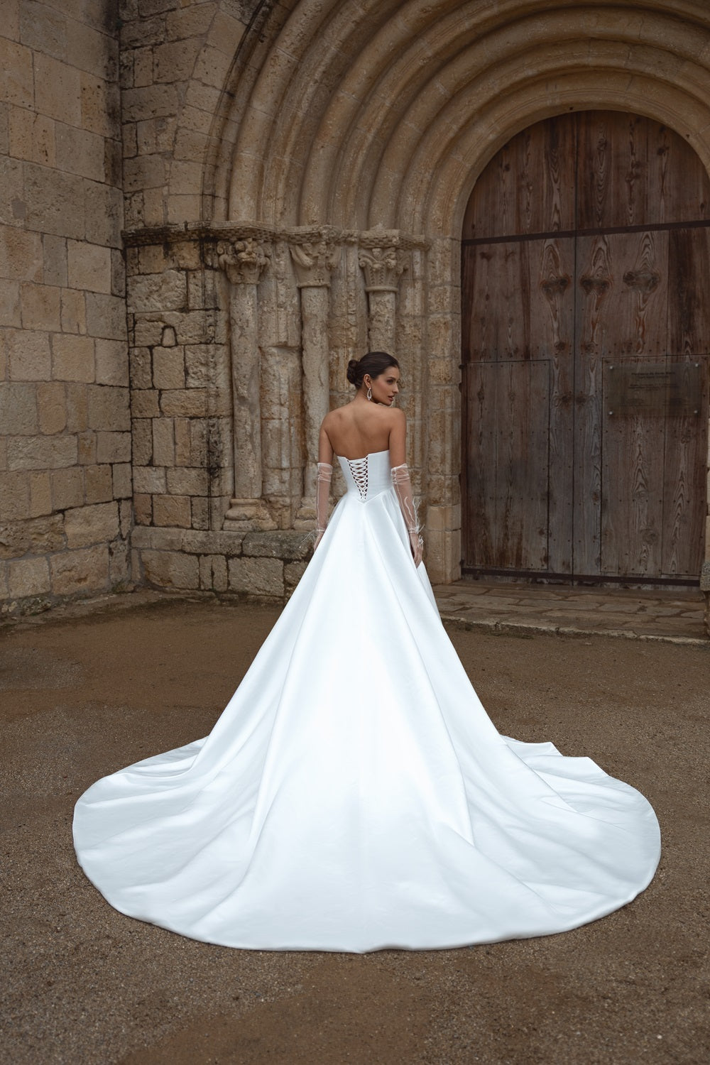 Charlotte PR25-1 – Pure by Julie Vino 2025 Wedding Dress