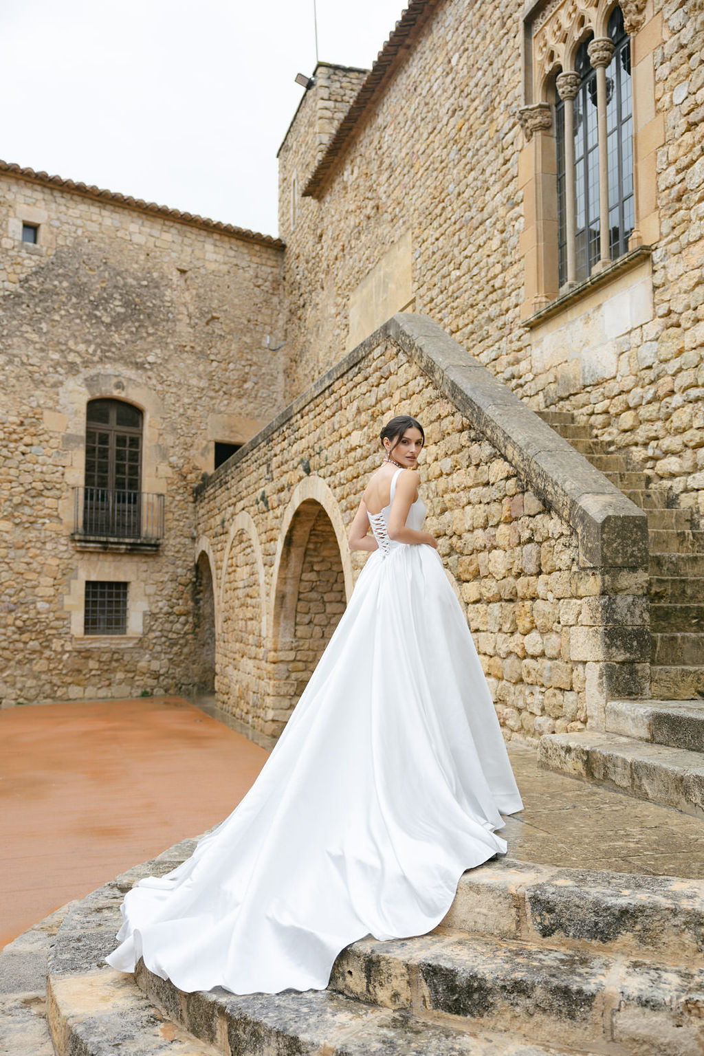 Avery PR25-8 – Pure by Julie Vino 2025 Wedding Dress